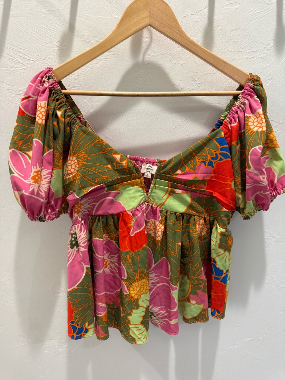 Entro Floral Puff-Sleeve Peplum Top in Pink & Green